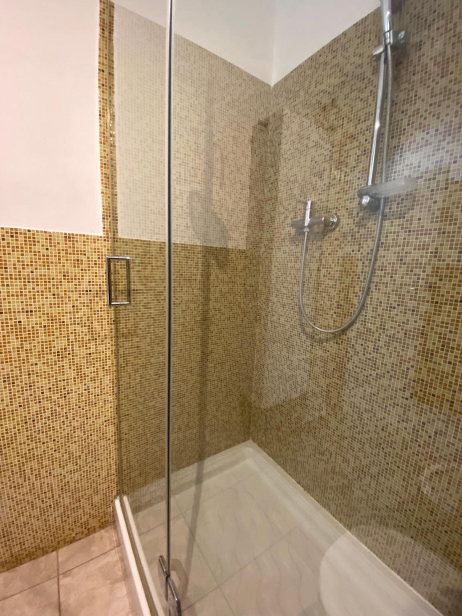 Avantgard Rooms Western Station 볼로냐 외부 사진